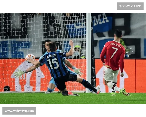 英超冲刺阶段前四争夺与降级形势复杂交织 英超冲刺阶段前四争夺与降级形势复杂交织