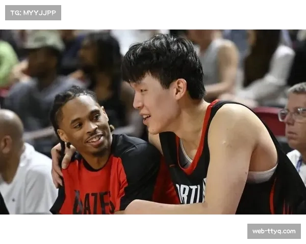 中国球员杨瀚森获开拓者主帅斯普利特称赞